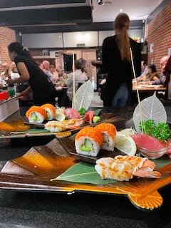 寿司はKiwiのお客様にも人気があります