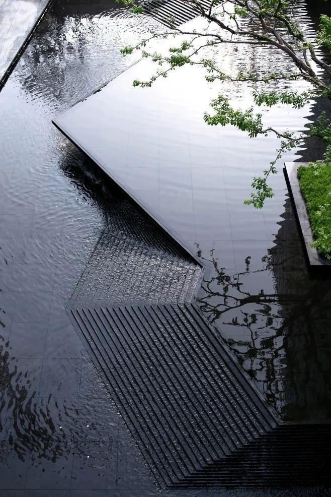 水盤が流れる落ち着いた庭園（イメージ）