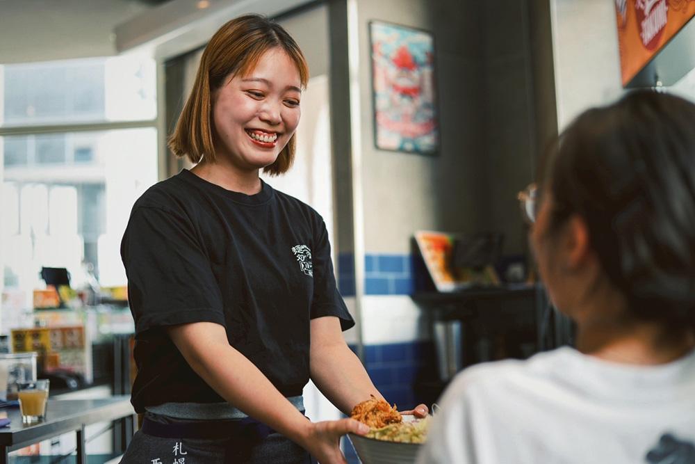 日本のおもてなしの素晴らしさを世界に広げるお仕事です！