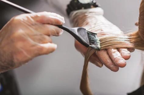 ヘアサロン　スタイリスト