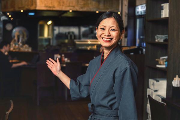 ホールスタッフ