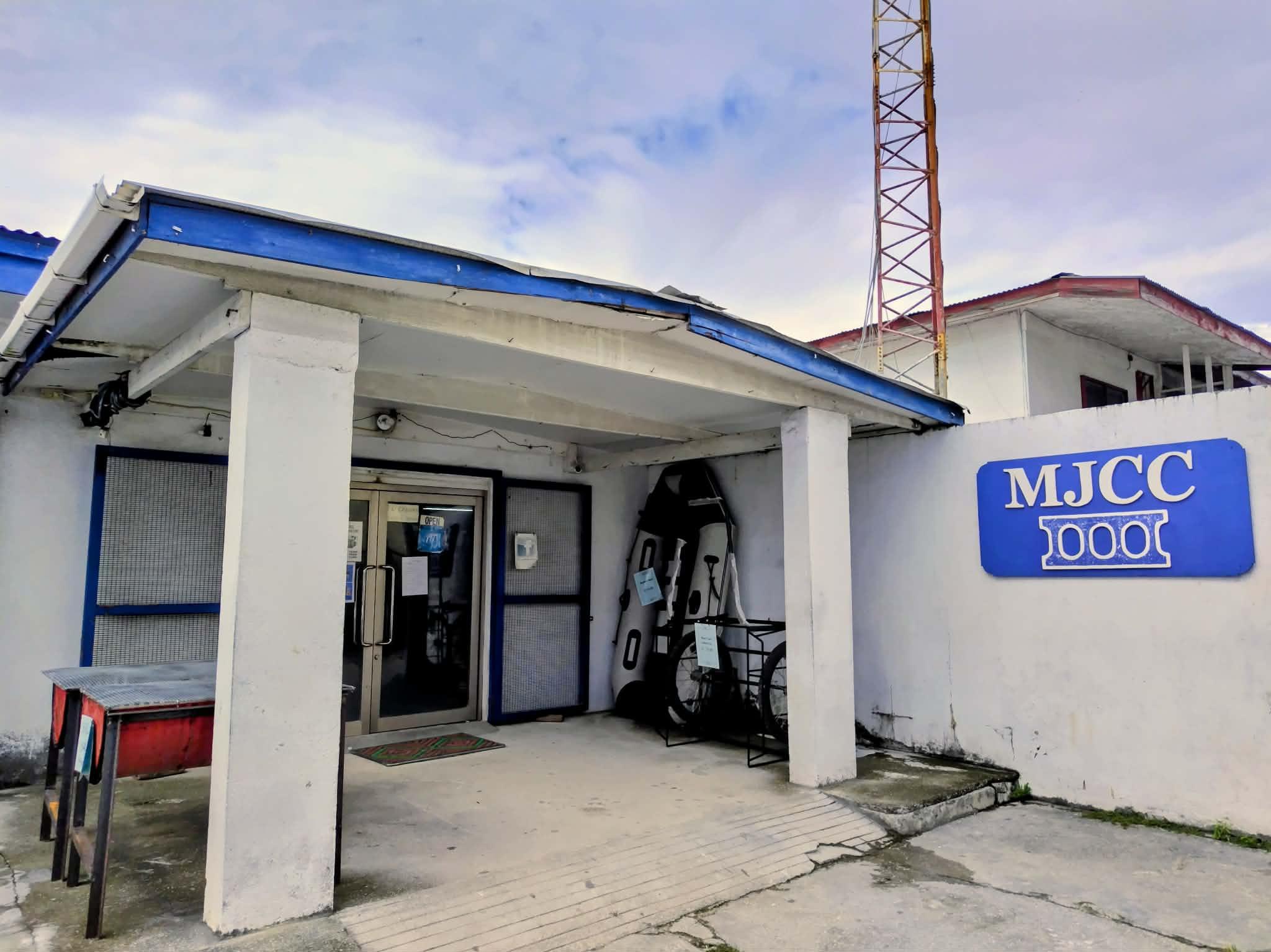 観光業務及び店舗運営スタッフ